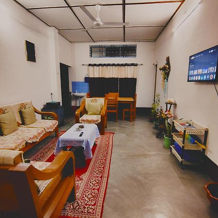 Gayatri Homestay Dibrugarh Kültér fotó