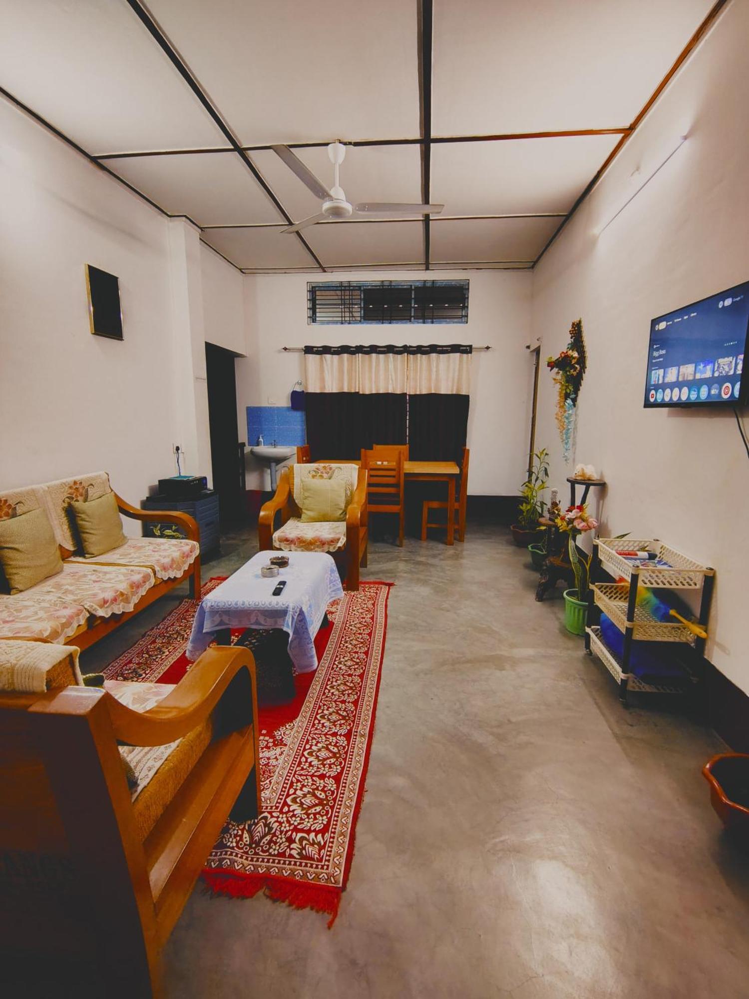 Gayatri Homestay Dibrugarh Kültér fotó